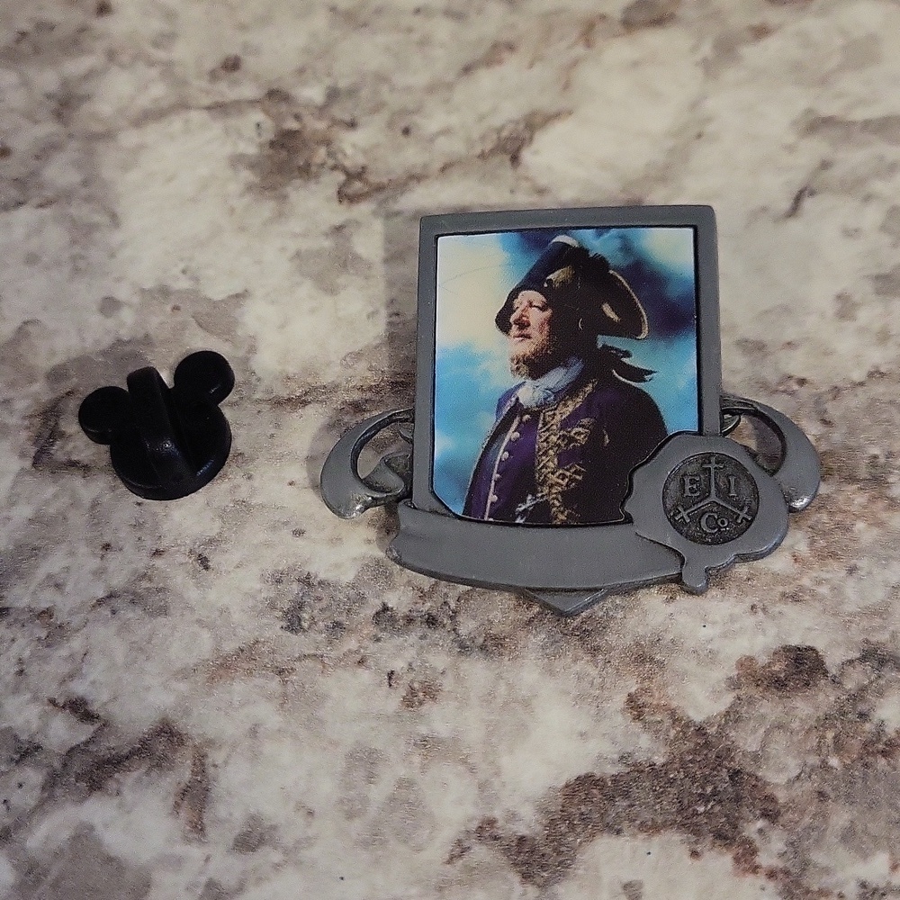π Disney Pirates of the Caribbean On Stranger Tides Captain Barbossa AP Pin